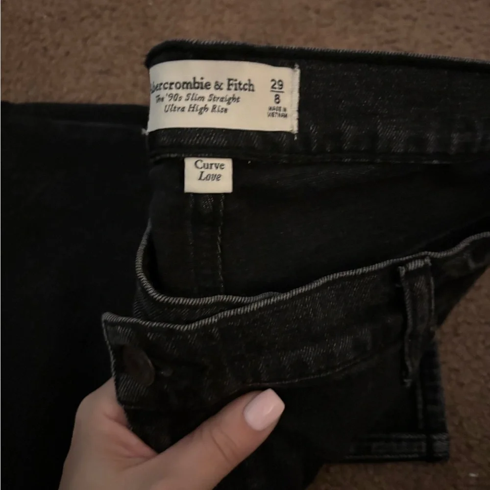 Abercrombie and Fitch 90,s slim denim - Picture 3 of 3